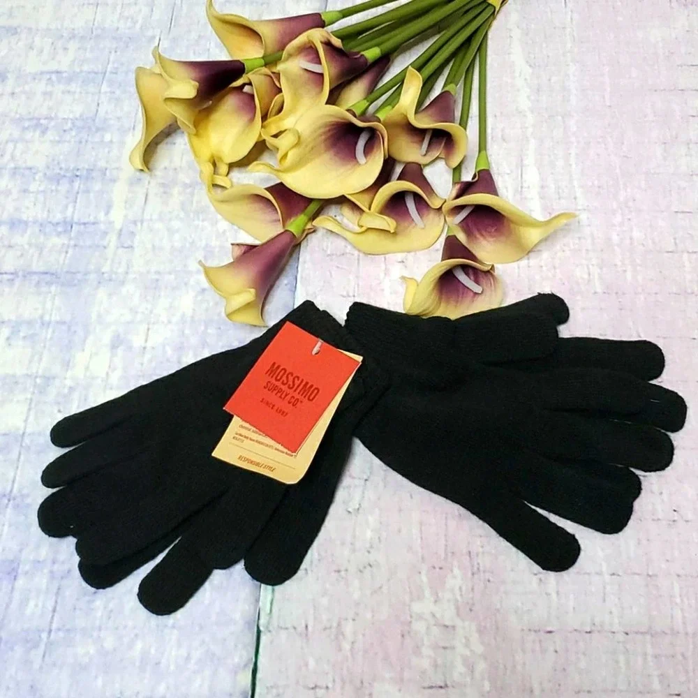 NWT Mossimo Supply 2 Pair of Knit Gloves